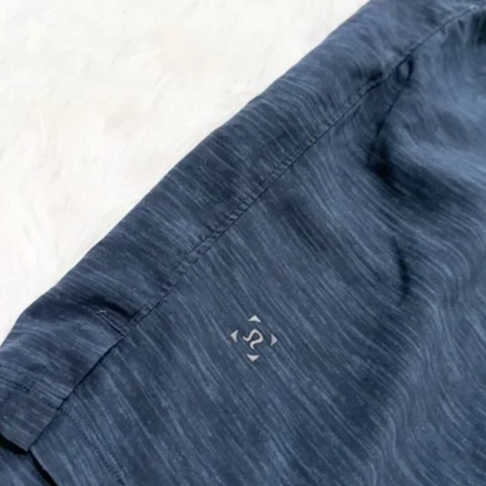 Men Lululemon T.H.E. Short *9" Updated Heather Allover Iron Blue True Navy Large - Picture 4 of 5